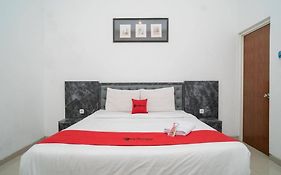 Reddoorz At Sukomanunggal Surabaya